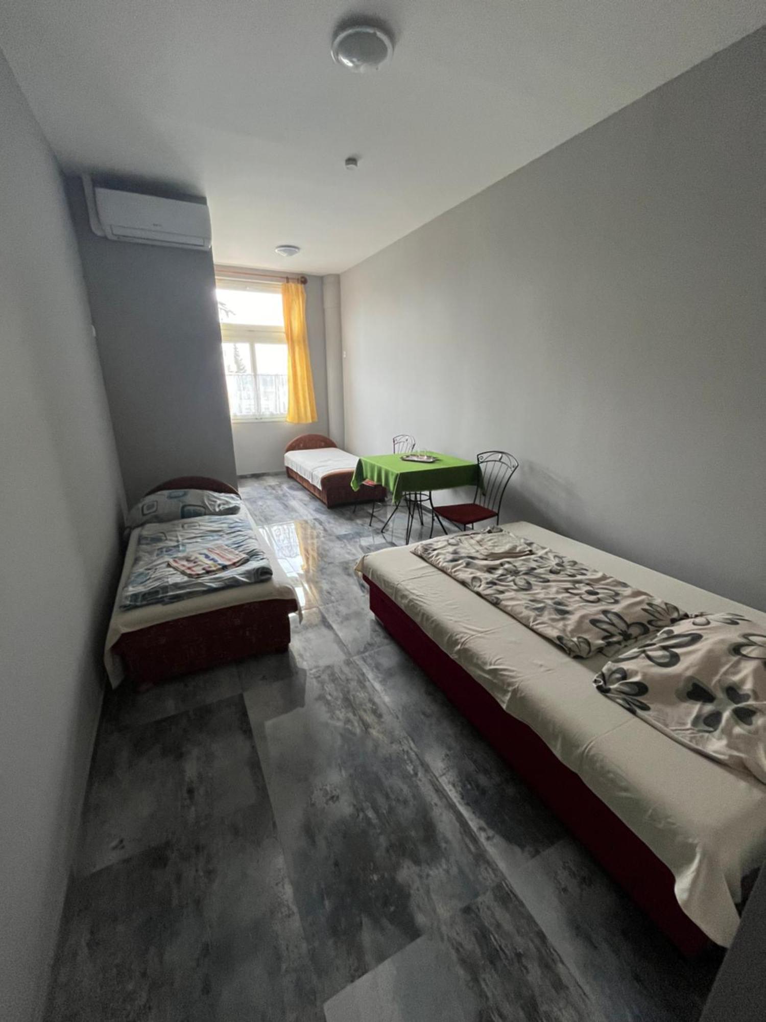 Lilla Motel Hegyeshalom Extérieur photo