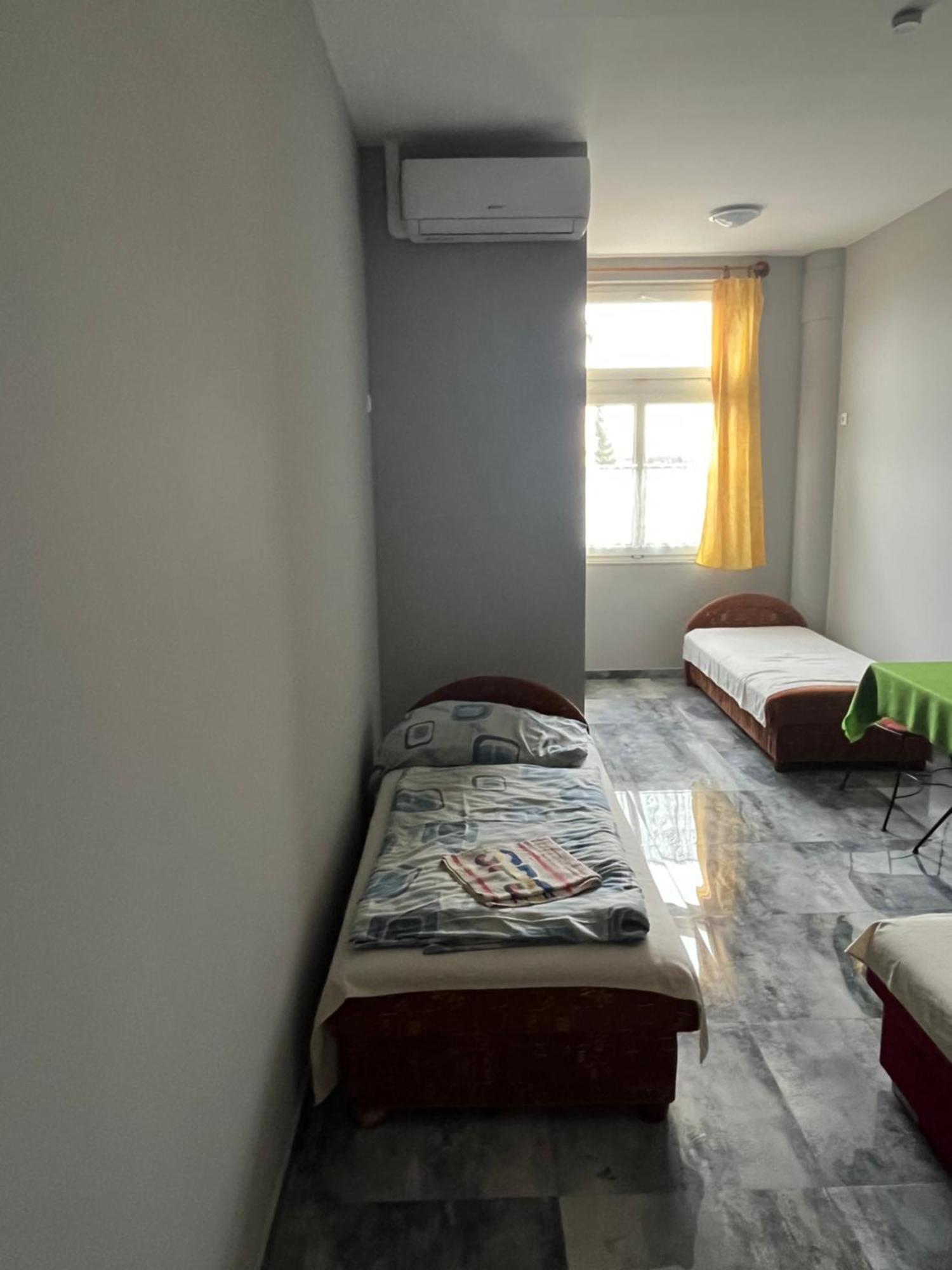 Lilla Motel Hegyeshalom Extérieur photo